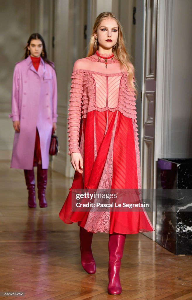 Valentino: Runway - Paris Fashion Week Womenswear Fall/Winter 2017/2018