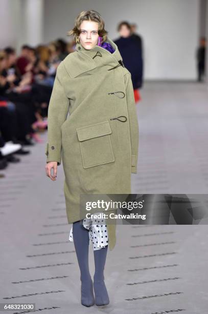 Model walks the runway at the Balenciaga Autumn Winter 2017 fashion show during Paris Fashion Week on March 5, 2017 in Paris, France.