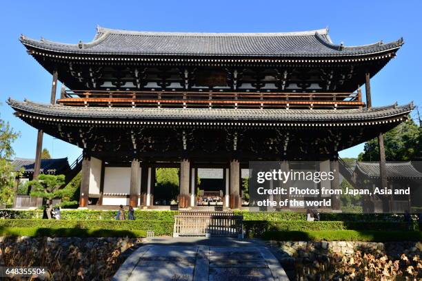 sanmon (main gate) of tofuku-ji temple, kyoto - japan temple stock pictures, royalty-free photos & images