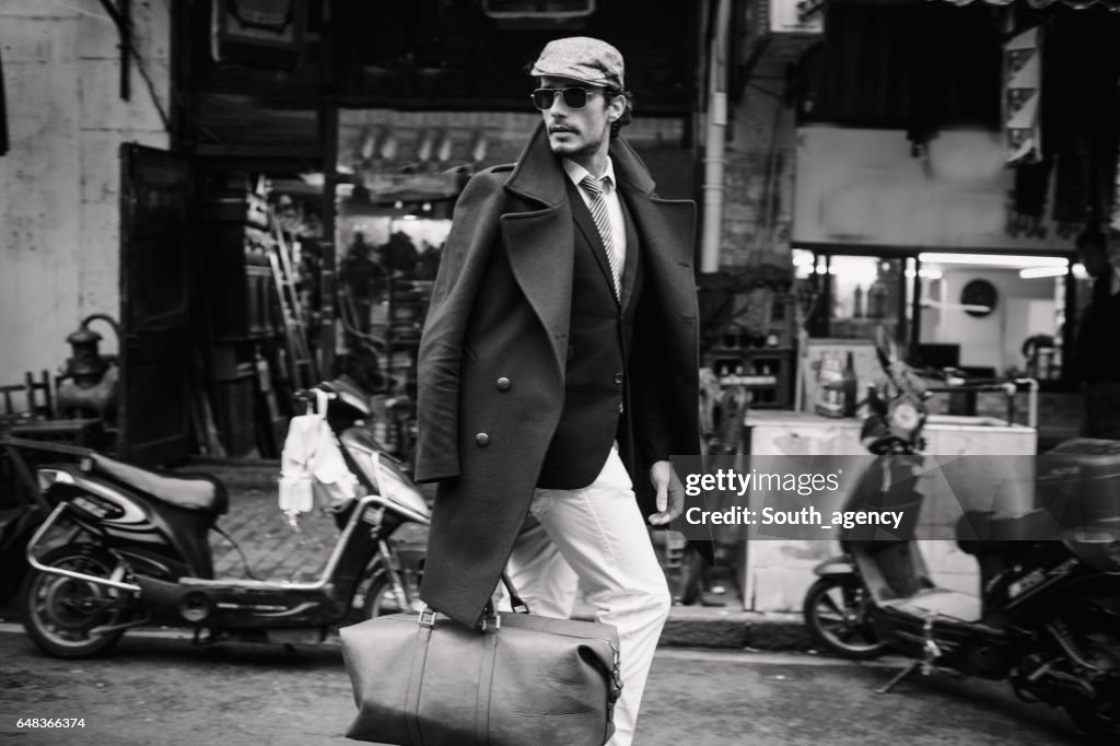 Bello traveler