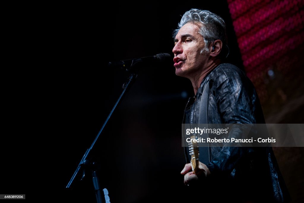 Luciano Ligabue Performs Live In The Made In Italy Tour