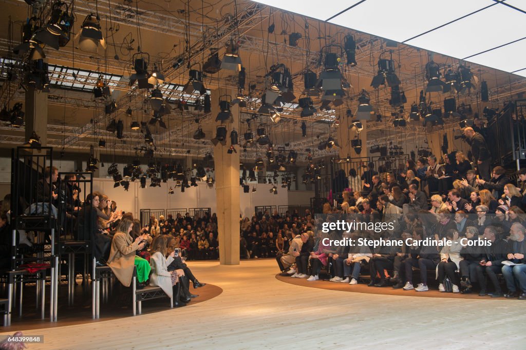 Celine : Runway - Paris Fashion Week Womenswear Fall/Winter 2017/2018