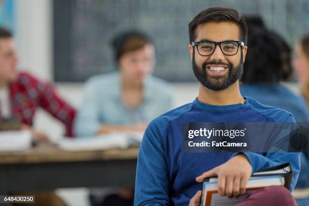 university studenten - indian woman in canada stock-fotos und bilder