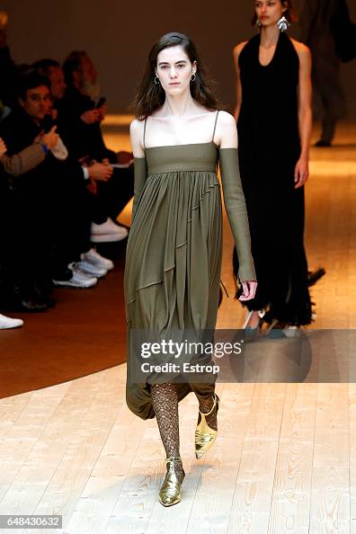 Celine: Runway - Paris Fashion Week Womenswear Fall/Winter 2017/2018 Celine: Runway - Paris Fashion Week Womenswear Fall/Winter 2017/2018