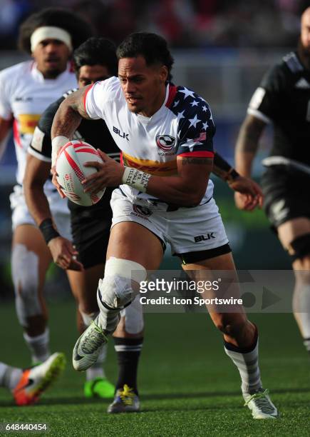 United States player Maka Unufe scores a try against New Zealand during their sevens rugby match at the HSBC USA Sevens rugby tournament on March 05...
