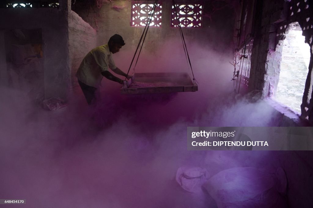 TOPSHOT-INDIA-RELIGION-HINDUISM-FESTIVAL