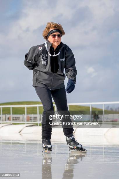 Princess Margriet of The Netherlands at the Hollandse 100 ice skating and cycling fund raising event at Flevonice on March 5, 2017 in Biddinghuizen,...