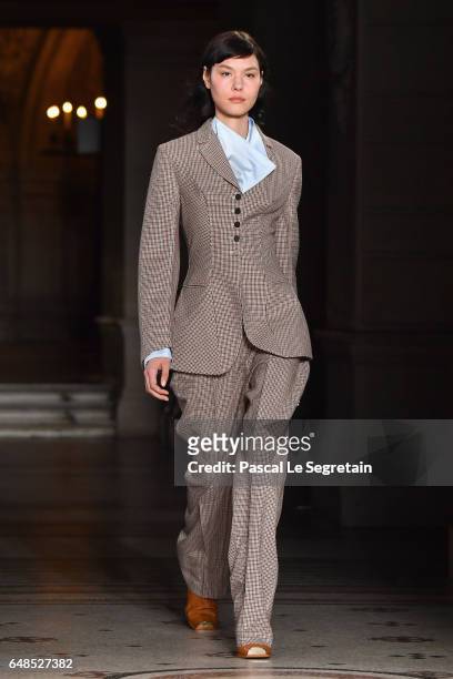 Model walks the runway during the Stella McCartney show as part of the Paris Fashion Week Womenswear Fall/Winter 2017/2018 on March 6, 2017 in Paris,...