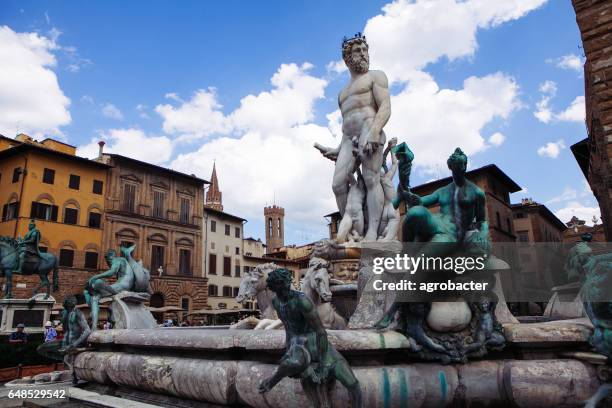 a famosa fonte de netuno na praça signoria, florença, itália - praça della signoria - fotografias e filmes do acervo