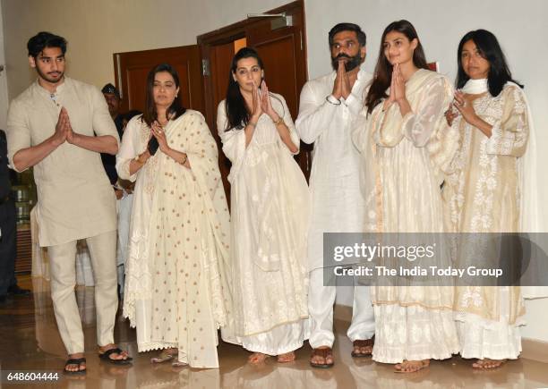 Suniel Shetty with his wife Mana Shetty daughter Athiya Shetty and son Aahan Shetty during his father Veerapa Shetty prayer meeting in Mumbai.