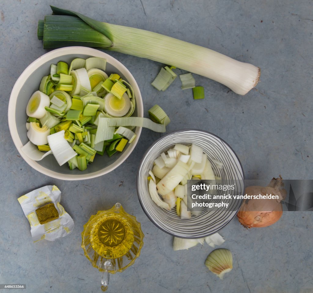 Leek soup ingredients.