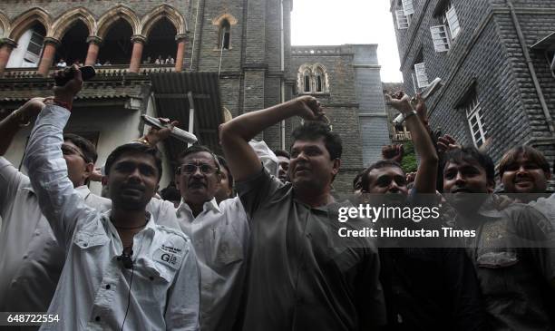 Marathi Signboards - Viren Shah owner of Roopam Showroom and other shop owners outside the High Court - SHOPKEEPERS RAISING VICTORY SLOGANS AFTER THE...