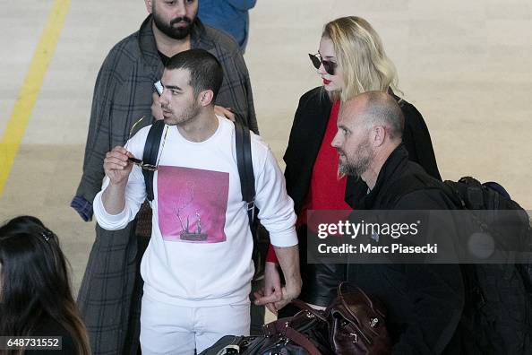 Celebrity Sighting At Paris Airport - Paris Fashion Week Womenswear Fall/Winter 2017/2018 Celebrity Sighting At Paris Airport - Paris Fashion Week Womenswear Fall/Winter 2017/2018