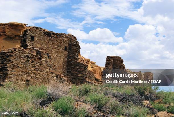 the ruins of pueblo bonito, in chaco canyon - chaco canyon ruins stock pictures, royalty-free photos & images