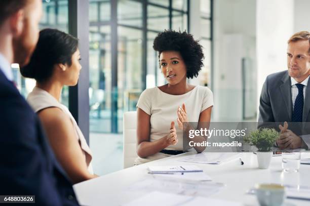 nunca nos quedamos dentro de las líneas - business talk frase corta fotografías e imágenes de stock