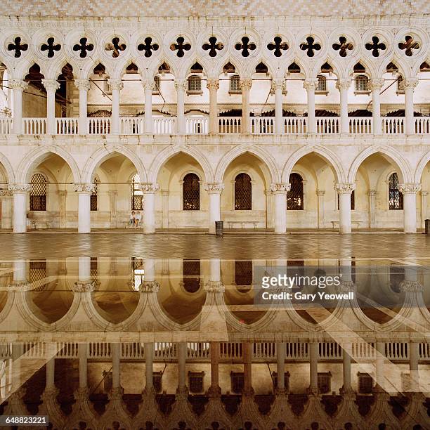 doge's palace,palazzo ducale in venice at night - venetian bildbanksfoton och bilder