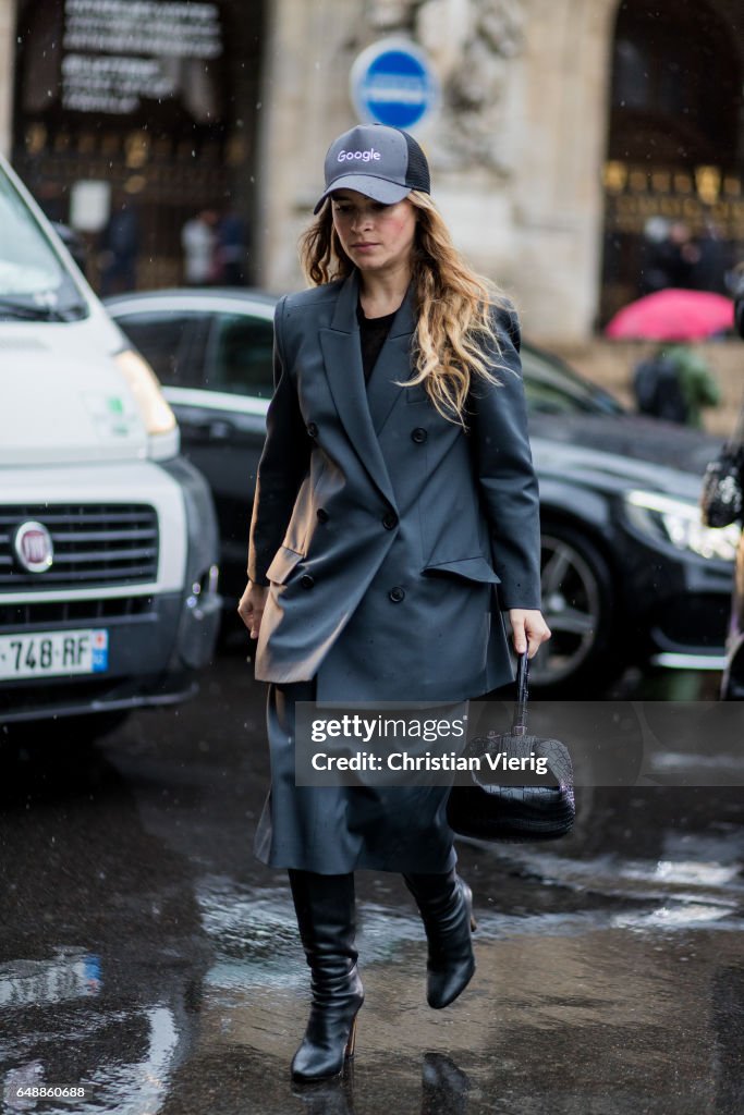 Street Style : Day Seven - Paris Fashion Week Womenswear Fall/Winter 2017/2018
