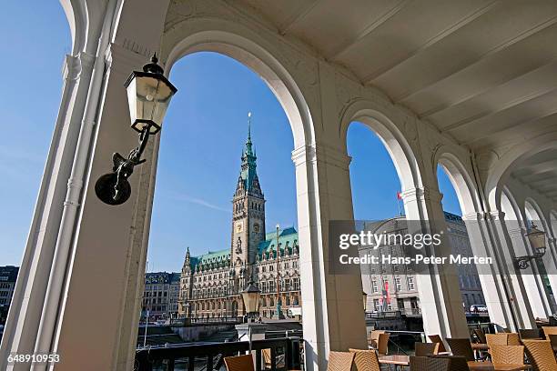 hamburg, alsterarkaden and cityhall - hamburg town hall stock pictures, royalty-free photos & images