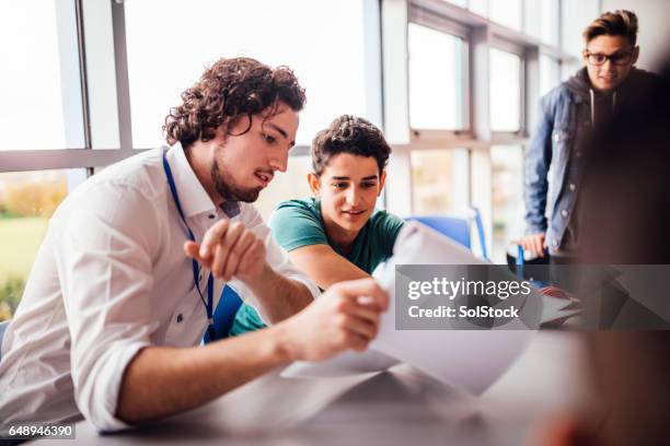 grande lavoro scolastico - indicare la via foto e immagini stock