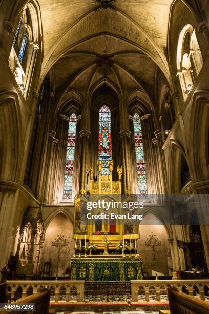 the american cathedral in paris - episcopal conference stock pictures, royalty-free photos & images