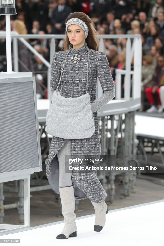 Chanel : Runway - Paris Fashion Week Womenswear Fall/Winter 2017/2018