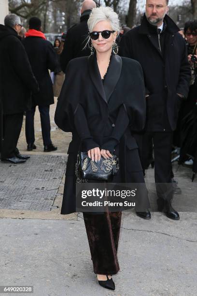 Lily Allen arrives at the Chanel show as part of the Paris Fashion Week Womenswear Fall/Winter 2017/2018 on March 7, 2017 in Paris, France.