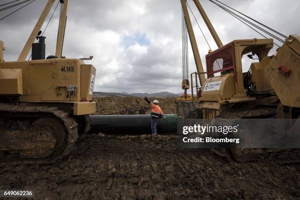 Boom Scraper Operator Boom Operator Photos and Premium High Res Pictures - Getty Images