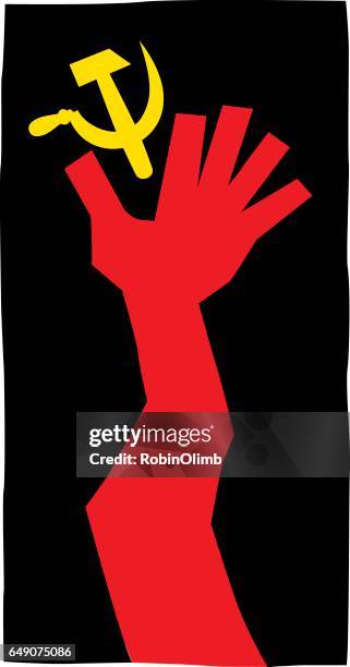 rote hand griff nach hammer und sichel - sichel stock-grafiken, -clipart, -cartoons und -symbole