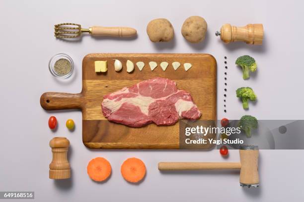 grilled beef knolling style - arrangement fotografías e imágenes de stock