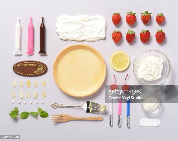 cream cheese tart knolling style - cake bowl stock pictures, royalty-free photos & images