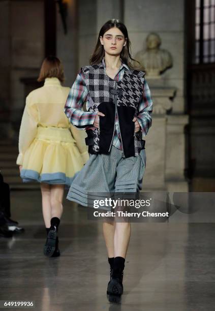 Model walks the runway during the Moon Young Hee show as part of the Paris Fashion Week Womenswear Fall/Winter 2017/2018 on March 7, 2017 in Paris,...