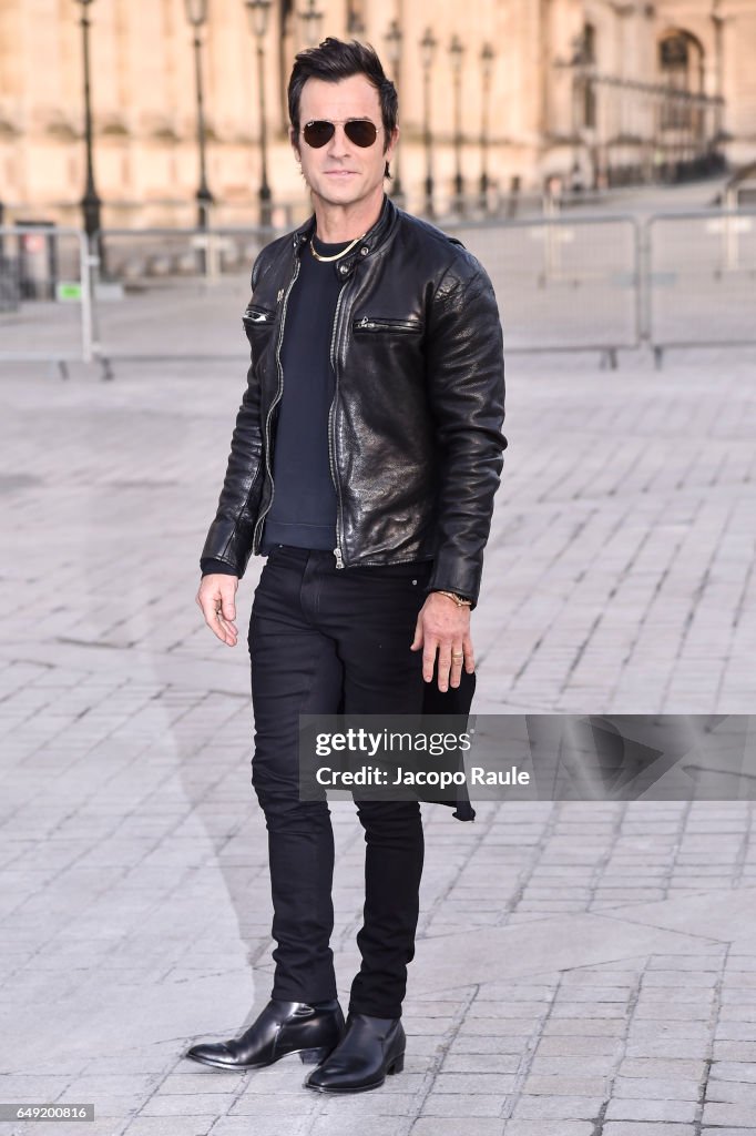 Justin Theroux is seen arriving at Louis Vuitton fashion show during  Fotografía de noticias - Getty Images