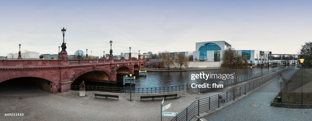 Berlin skyline at Spree river: Moltkebrücke and german chancellery, Television-tower and Reichstag-dome in the background (Berlin, Germany)