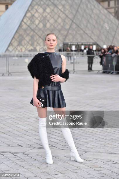 Sophie Turner looks incredible at the Louis Vuitton show in Paris