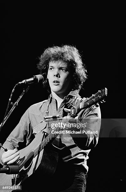 American singer-songwriter Steve Forbert performing in Los Angeles, 8th March 1980.
