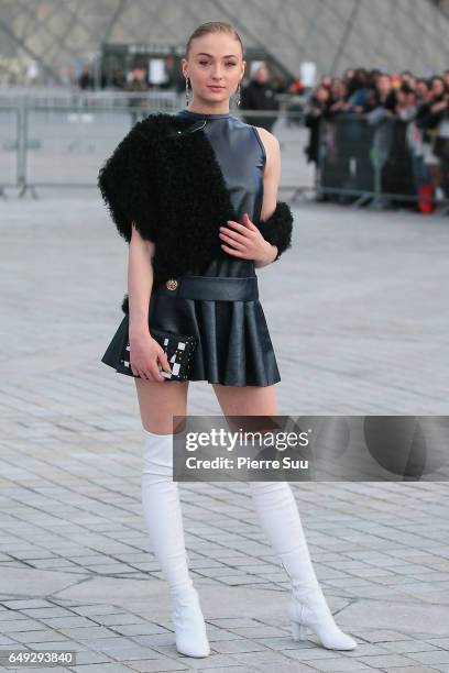 Sophie Turner arrives at the Louis Vuitton show as part of the Paris Fashion Week Womenswear Fall/Winter 2017/2018 on March 7, 2017 in Paris, France.