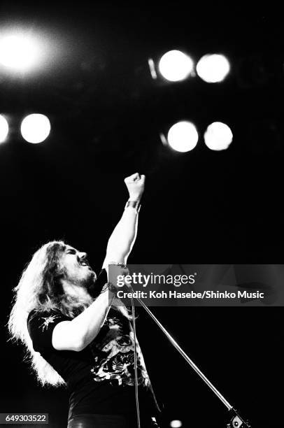 David Coverdale singing with Deep Purple at Nippon Budokan, December 15th, 1975.