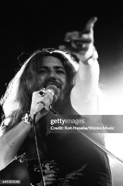 David Coverdale singing with Deep Purple at Nippon Budokan, December 15th, 1975.