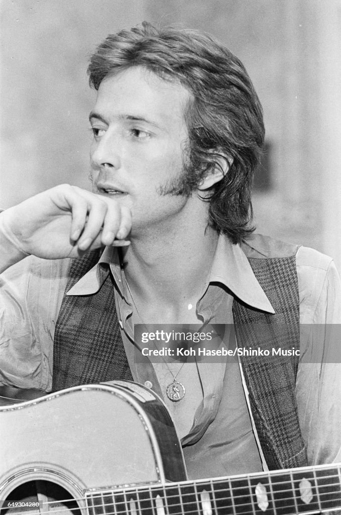 Eric Clapton Playing Accoustic Guitar In The Dressing Room Of Lyceum Ballroom