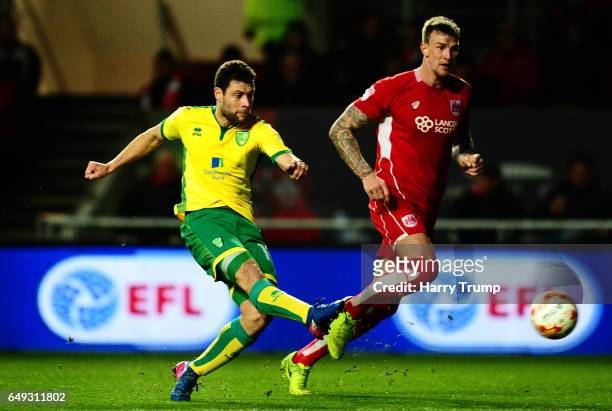 Yanic Wildschut of Norwich City scores his sides first goal during the Sky Bet Championship match between Bristol City and Norwich City at Ashton...