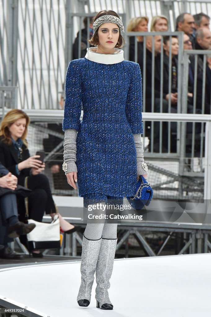 Chanel - Runway RTW - Fall 2017 - Paris Fashion Week