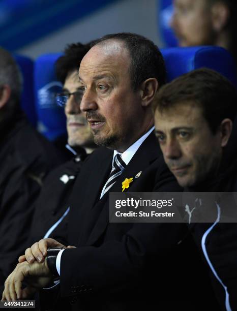 Newcastle manager Rafa Benitez looks on from the bench during the Sky Bet Championship match between Reading and Newcastle United at Madejski Stadium...