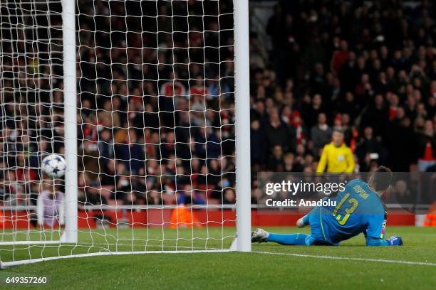 Arsenals David Ospina fails to stop a goal during the UEFA Champions League match between Arsenal FC and Bayern Munich at Emirates Stadium on March...