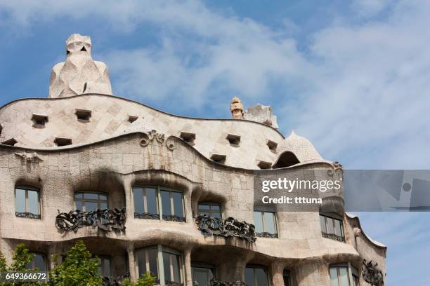 casa mila, unesco-weltkulturerbe, barcelona - casa milà stock-fotos und bilder