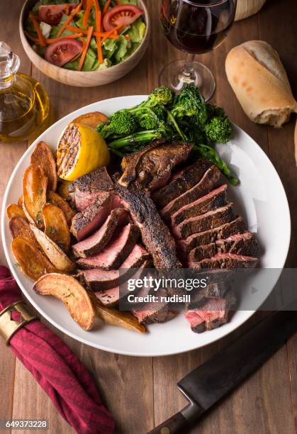 porterhouse biff - seared bildbanksfoton och bilder