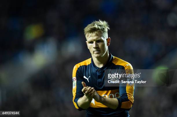 Matt Ritchie of Newcastle United claps the fans during the Sky Bet Championship Match between Reading and Newcastle United at the Madjeski Stadium on...