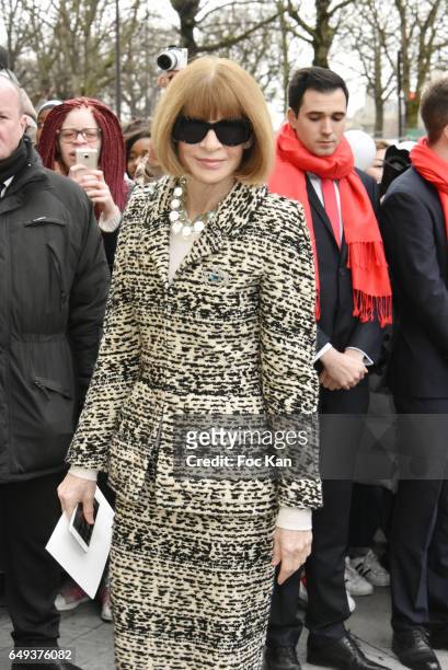 Anna Wintour attends the Chanel show as part of the Paris Fashion Week Womenswear Fall/Winter 2017/2018 on March 7, 2017 in Paris, France.