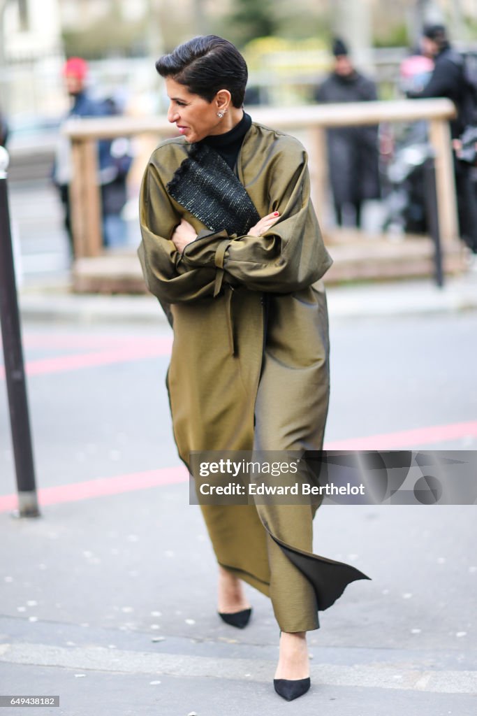 Street Style : Day Eight - Paris Fashion Week Womenswear Fall/Winter 2017/2018