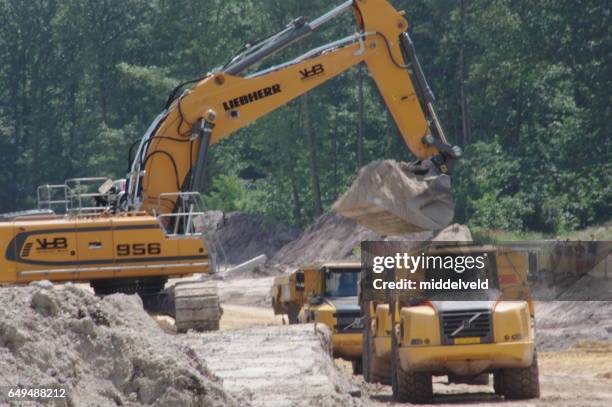 road construction in the country - kustlijn stock pictures, royalty-free photos & images