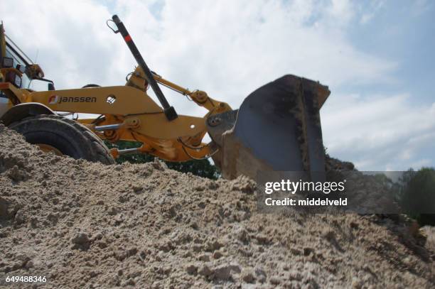 road construction in the country - watervaartuig stock pictures, royalty-free photos & images